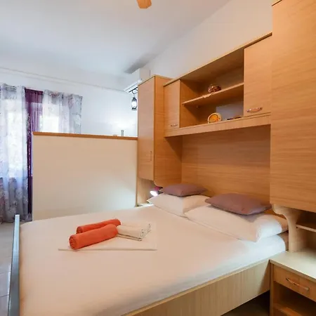 Sanela 3* Pomena