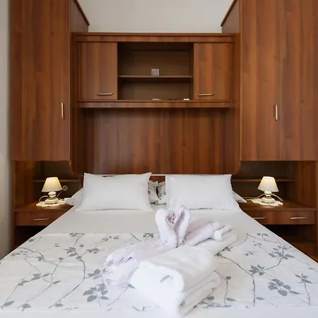 Sanela 3* Pomena