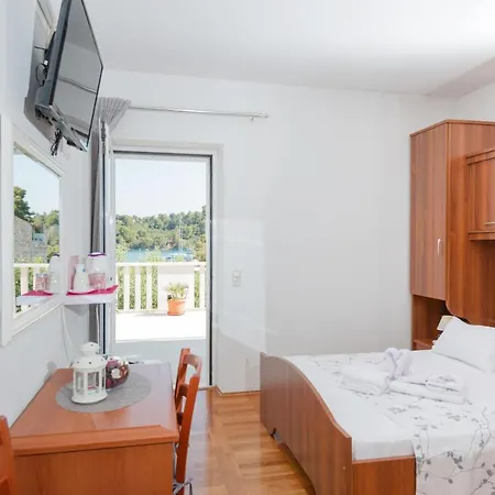 Sanela Casa de hóspedes Pomena